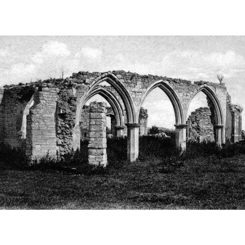 Source caption: "The remains of old St Peter's Chapel at Quarrendon as they looked in about 1900. Today just three low walls remain."
