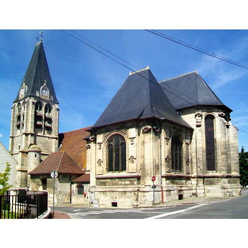 Source caption: "L'église Saint-Martin depuis le sud-est ; transept et chœur Renaissance au premier plan."