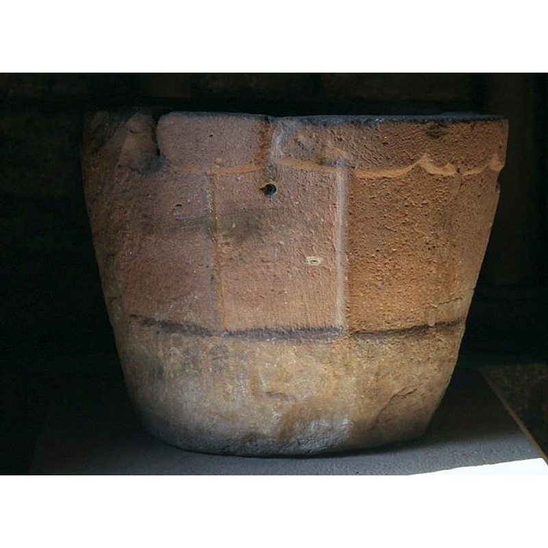 thin, column-like; some more pronounced than others; worn?