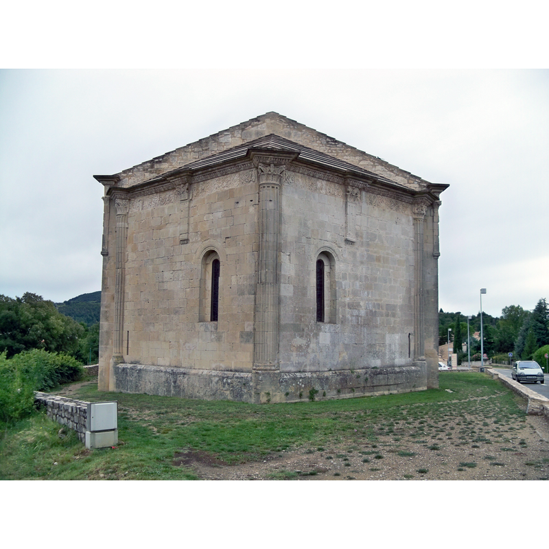 showing the uncommon triangular apse