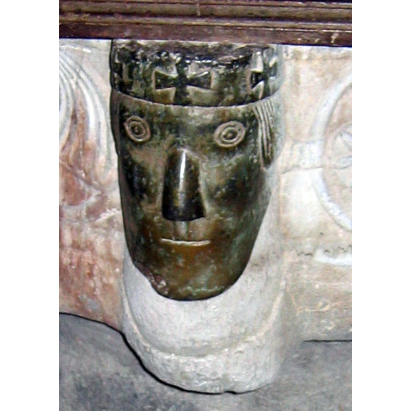 another view of the crowned head