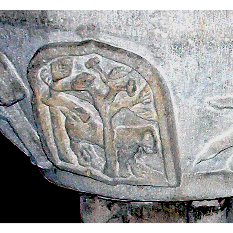 on the east side of the font [orientation is approximate]: "En campo de oro, un árbol de sinople, y a su pie un lobo andante de sable" [source: https://web.archive.org/web/20090228232807/http://fortunecity.com/victorian/prado/203/_ss.htm [accessed 21 July 2016]]