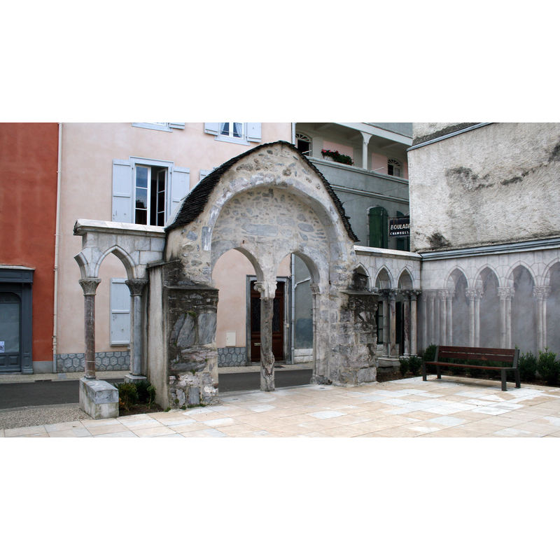the remains of the cloister, Eglise Saint-Jean