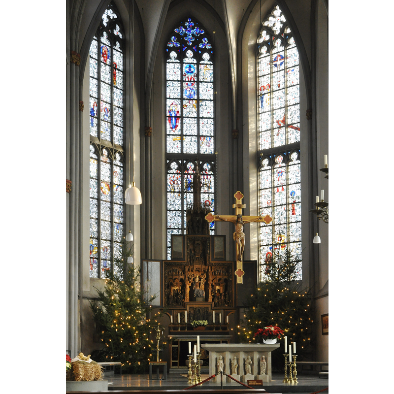 the magnificent retable no longer -- Source caption: "Chor mit Marienaltar (1510-15)"