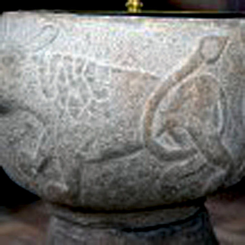 the tail on this one is of lanceolated shape