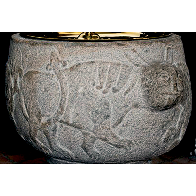 one of two; the head difinitely more leporid than feline; the tail end on this one suggests a fleur-de-lis