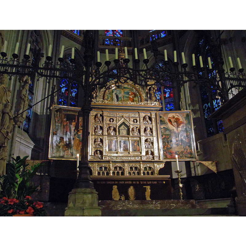 the main altar, in bronze -- Source caption: "Hochaltar und Schmiedewerk Aert von Tricht"