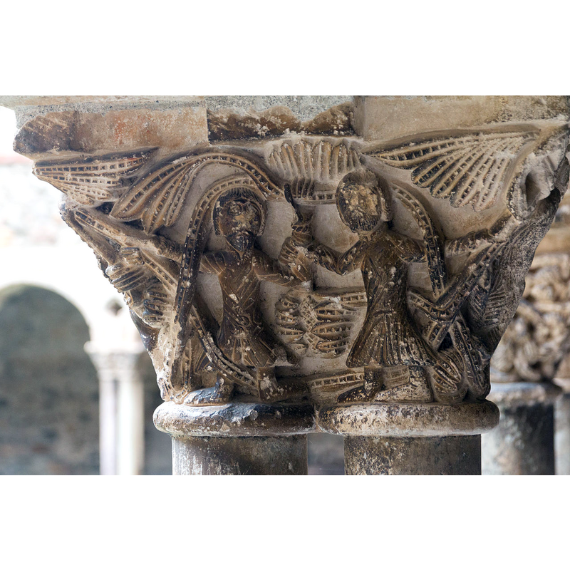 Source caption: "Cloître de la cathédrale Saint Lizier-Chapiteau (Lutte contre un serpent)"