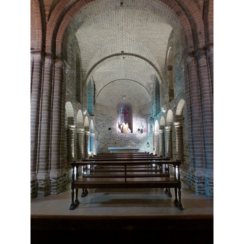 the lower church: three-aisled basilica