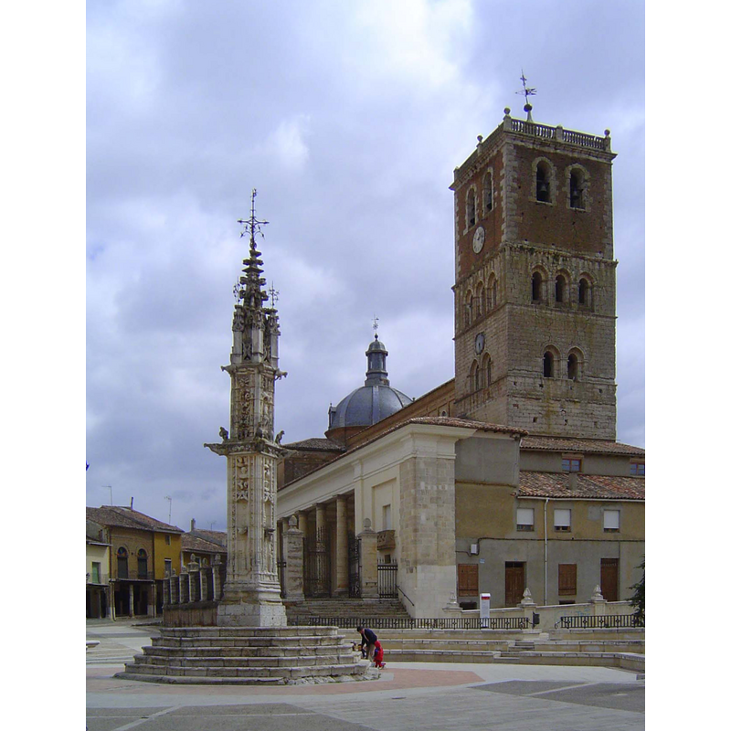 church and pillory in the main square -- Source caption: "Plaza Mayor de Villalón de Campos. Se mu[e]stra el Rollo Jurisdiccional de la localidad y la Iglesia de San Miguel"