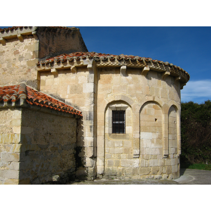 Source caption: "Ábside románico de la iglesia de La Orden, en el valle de Tobalina (Burgos, Castilla la Vieja."