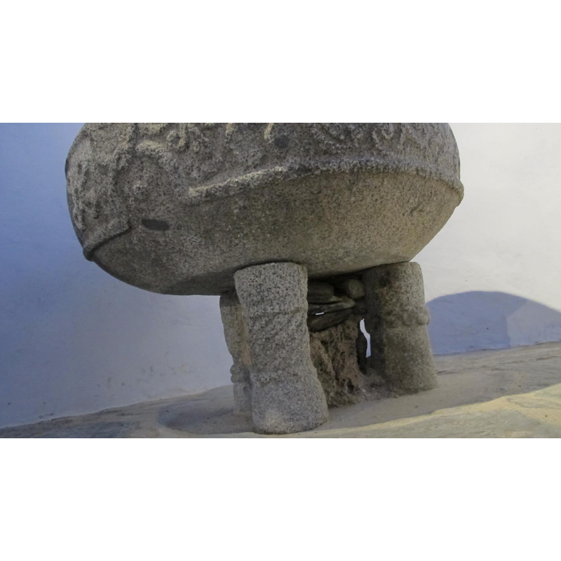 was the central column whole but later damaged?