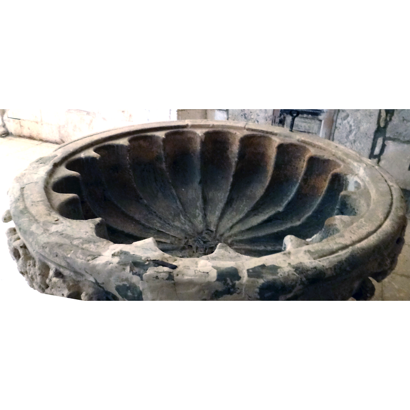 the central drain hole is blocked now
