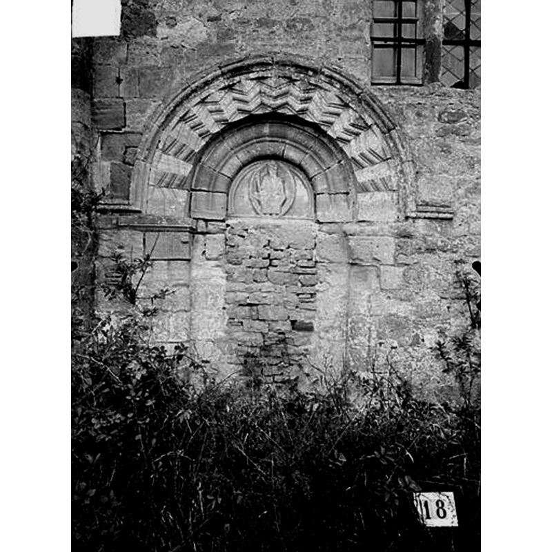 Fontenailles Saint-Pierre ca. 1919; the blocked portal appears to have been from the original 12thC church