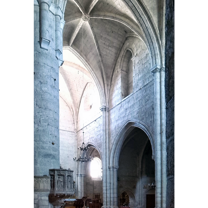 a detail of the interior at the crossing (which now serves as nave)