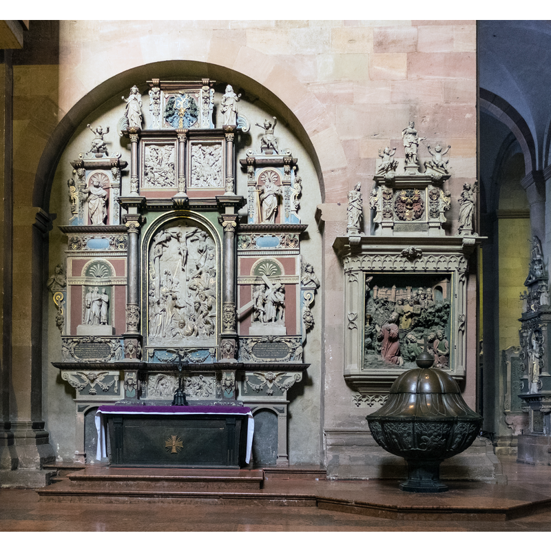 Source caption: "Der Nassauer Altar im Mainzer Dom [17thC], vorne rechts das Taufbecken [14thC]"