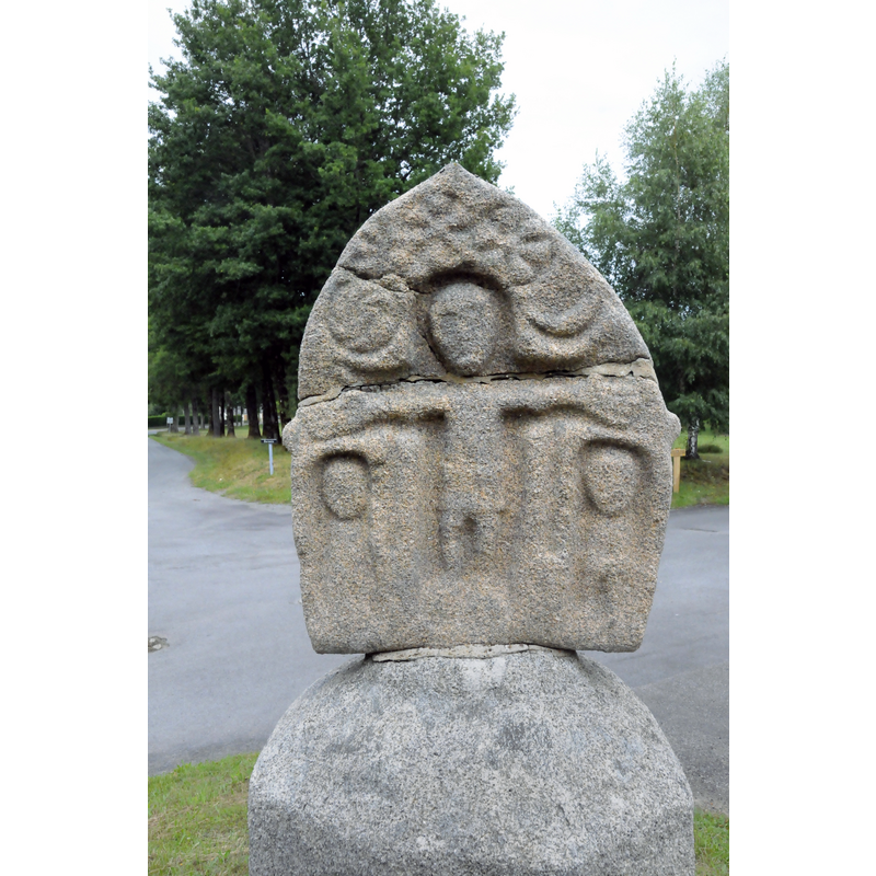 showing one side of the stone; note the position of Christ's legs in comparison with the other side