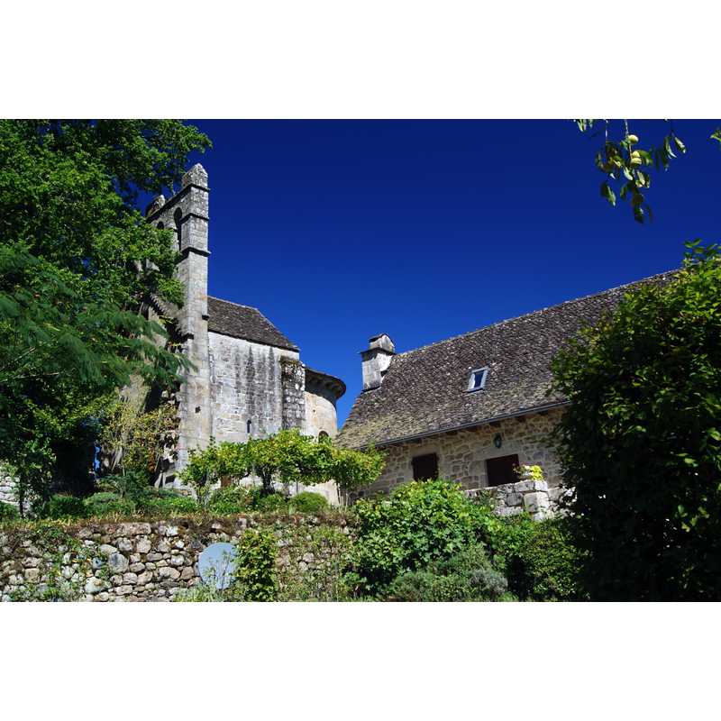 most of the former nave, to the west of the 'clocher', collapsed and the stones were re-used by the locals