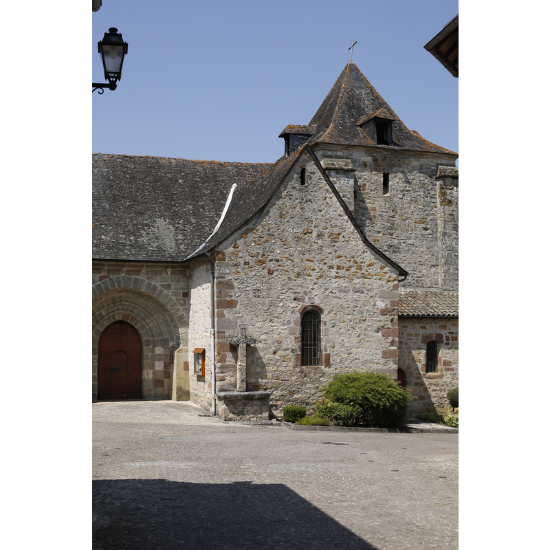 Source caption: "Église Saint-Saturnin de Saint-Cernin-de-Larche : transept sud."
