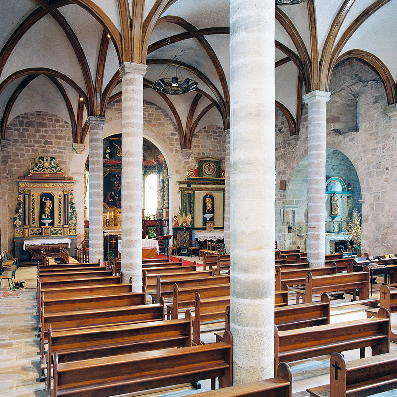 diagonally across the nave and two aisles