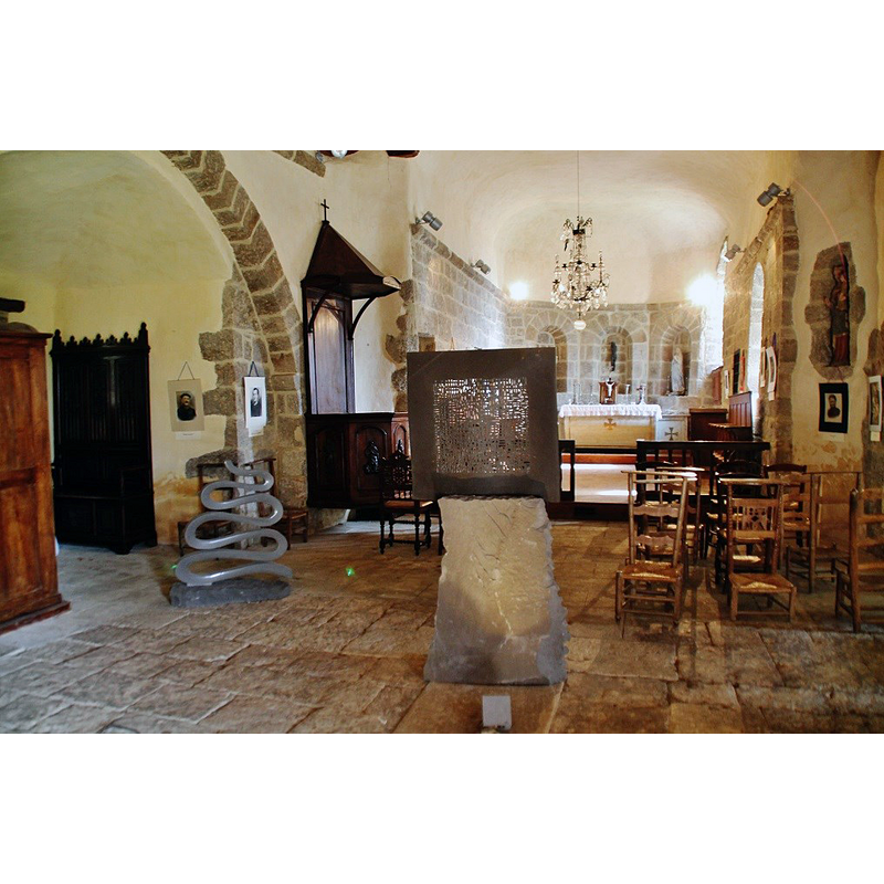 the object in the centre of the image is a modern sculpture by Thierry Courtadon, part of an exhibition of his works in the church in July 2015