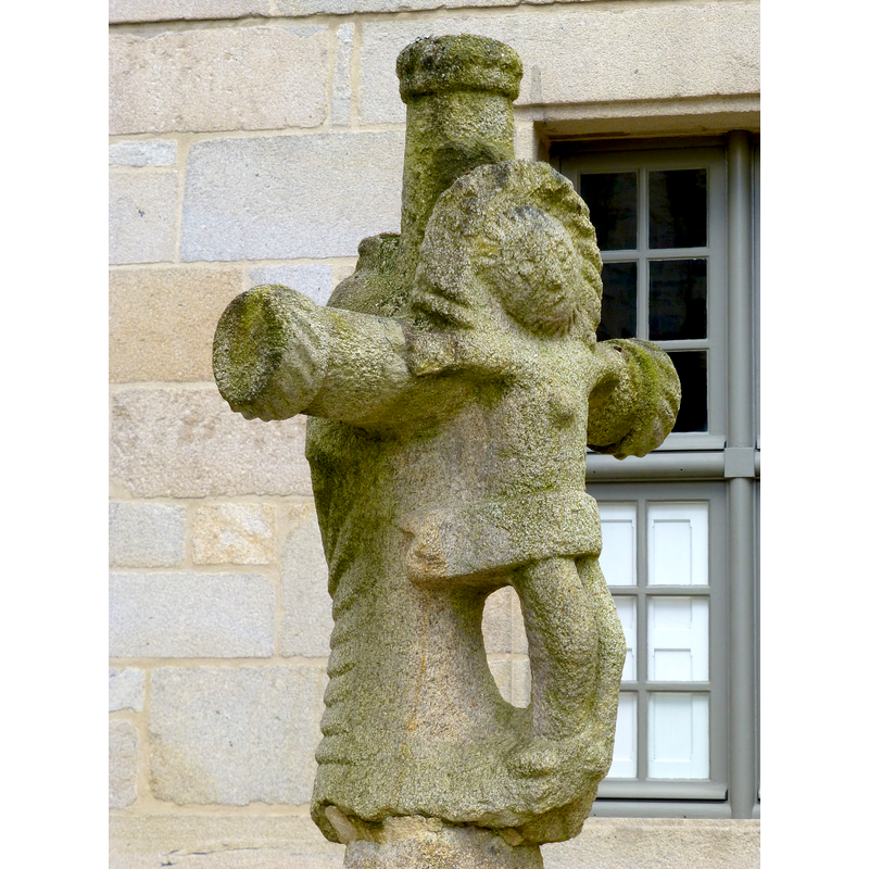 granit 15thC? calvary ptobably from Gouesnac'h, Finistère [Museum ref.: R. 983.106]