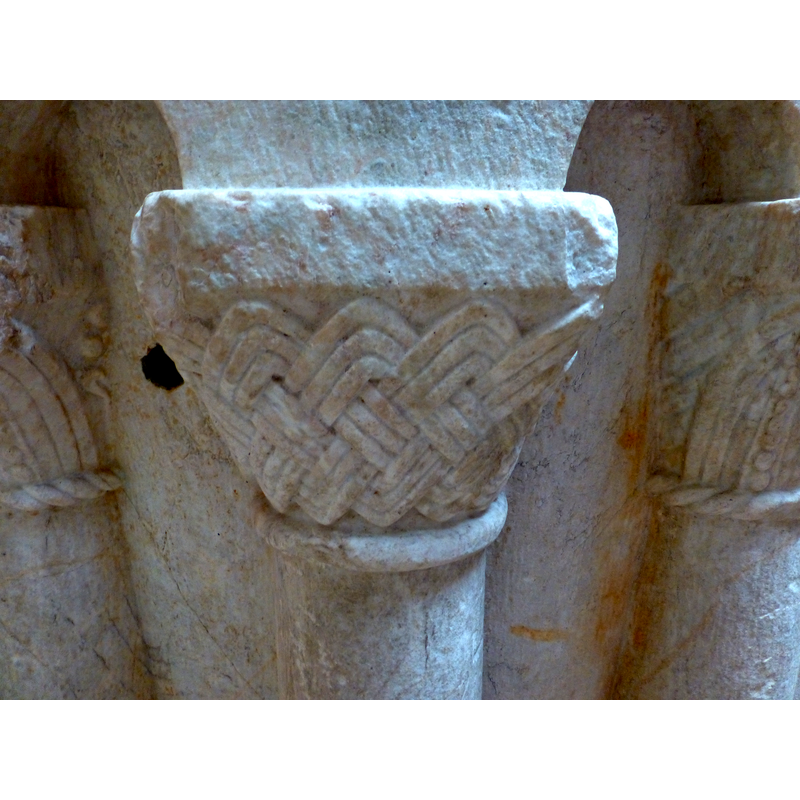 displayed in the Musée national du Moyen Âge (6 Place Paul Painlevé, 75005 Paris, France) and identified as a late-12thC cloister font from the Prieuré Saint-Michel de Grandmont