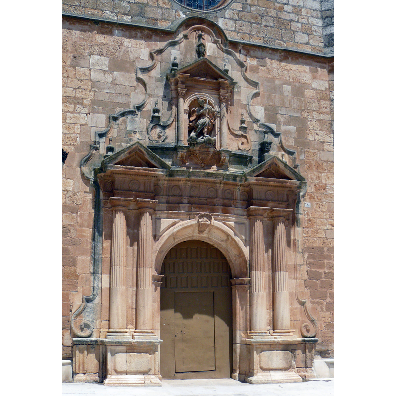 Source caption: "Portada barroca de la iglesia de San Miguel, Mahamud (Burgos)."