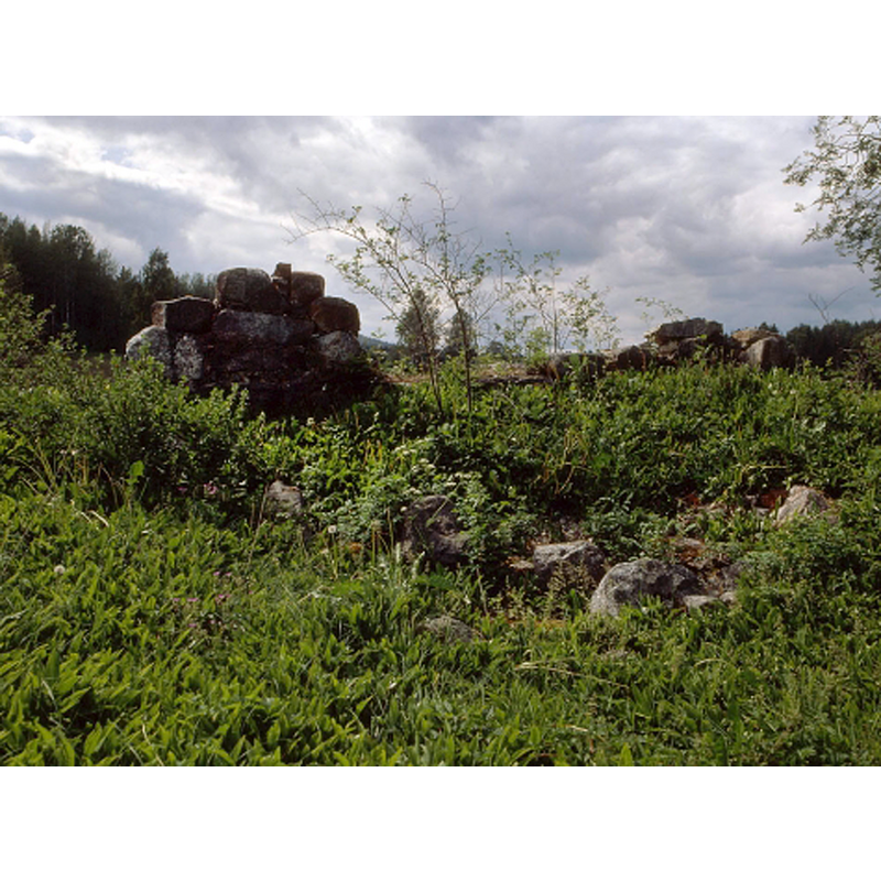 ruins of the old church at Mo
