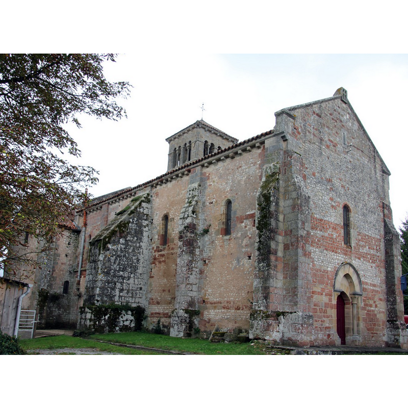 Source caption: "Portail ouest et nef de l'église d'Agonges".