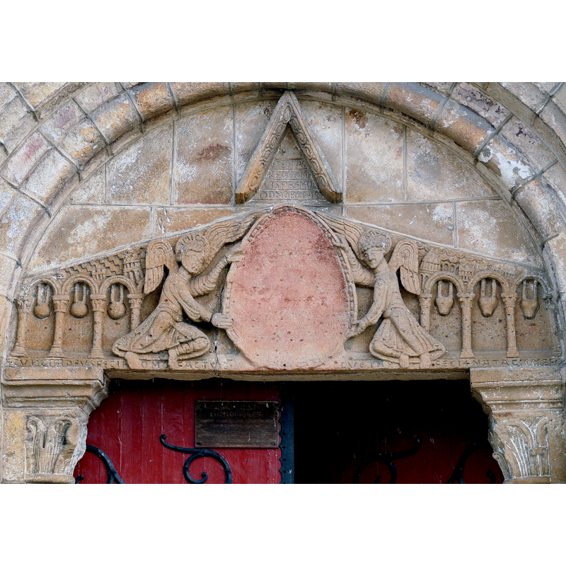inscription above: "penas reddo malis premia dono bonis"
inscription on left angel's halo: "S Micael"
inscription on right angel's halo: "Rapael"
inscription below: "cuncta deus feci homo factus cuncta refeci" -- "Natalis me fecit"
[source: http://patrimoine-de-france.com/allier/autry-issards/eglise-paroissiale-sainte-trinite-26.php [accessed 26 May 2017] et alia.]