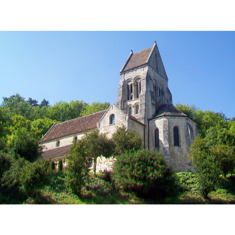 Source caption: "Vue sur l'église depuis l'est, en montant depuis la vallée de l'Automne et depuis le village."