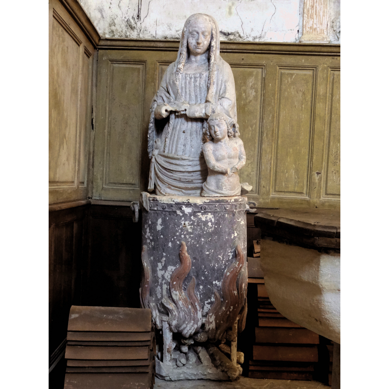 Source caption: "Groupe sculpté - saint Cyr et sainte Julitte, XVIIe siècle, provenant de l'église de Lèvemont qui leur fut dédiée, et qui après sa ruine a été transférée vers le domaine du baron Bich à Verberie, hameau de Saint-Germain."