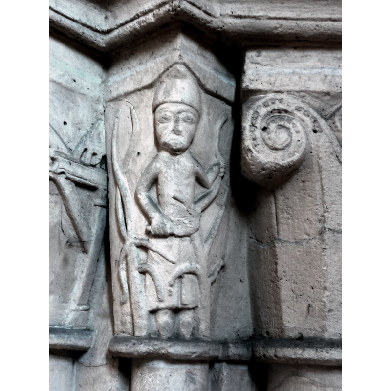 Source caption: "Bury (60), église Saint-Lucien, nef, grandes arcades du nord, chapiteaux du 1er pilier".