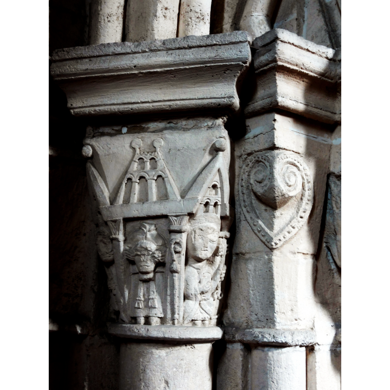 Source caption: "Bury (60), église Saint-Lucien, nef, grandes arcades du nord, chapiteaux du 2e pilier".
