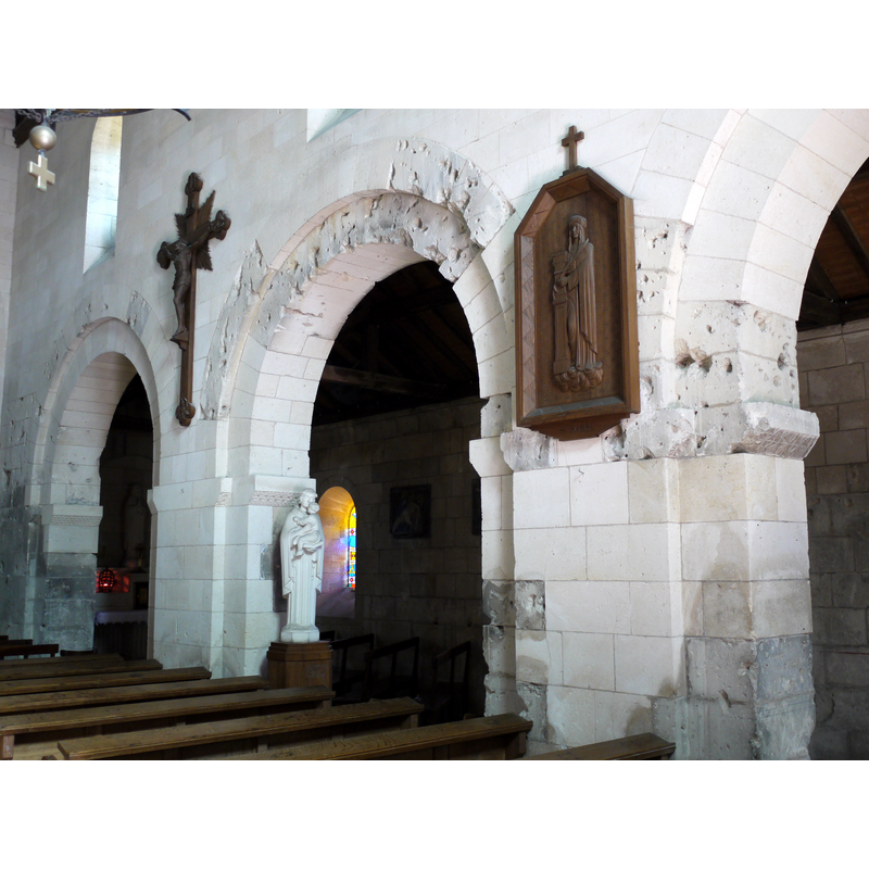 Source caption: "L'unique arche d'origine de l'Eglise de Tracy le Val, Oise, France".