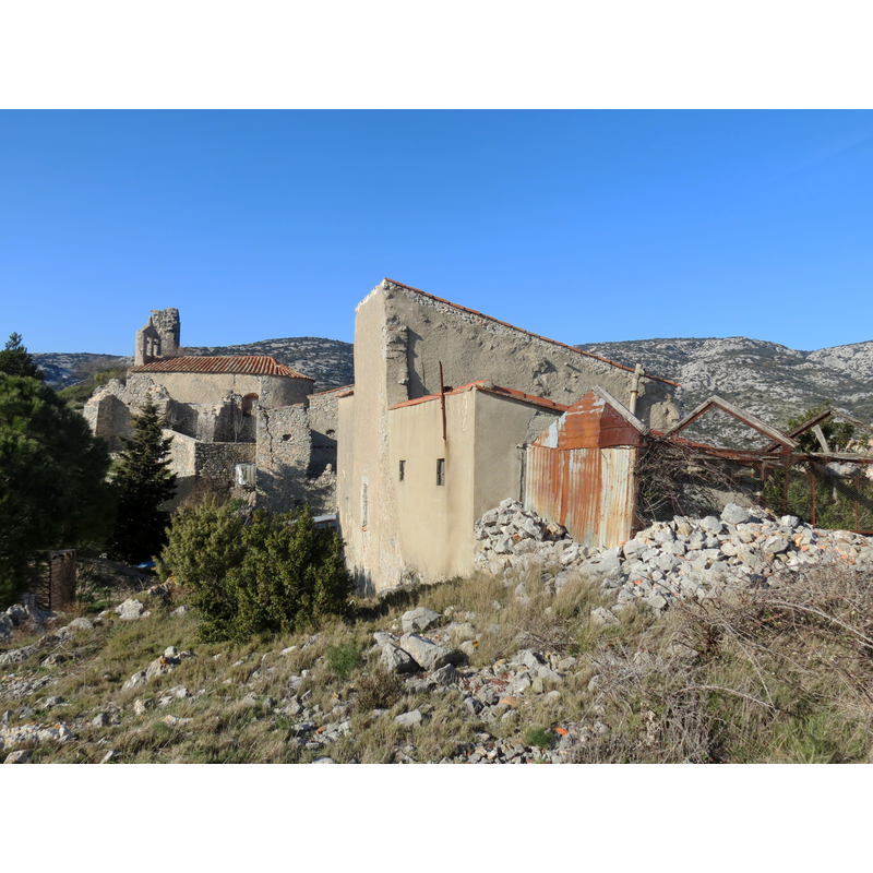 the now practically abandoned hamlet of Périllos