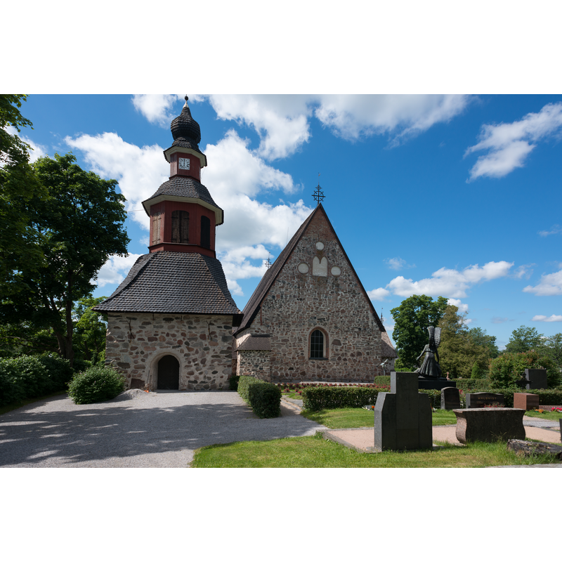 this photograph gives the impression that tower and church are together, which they are not