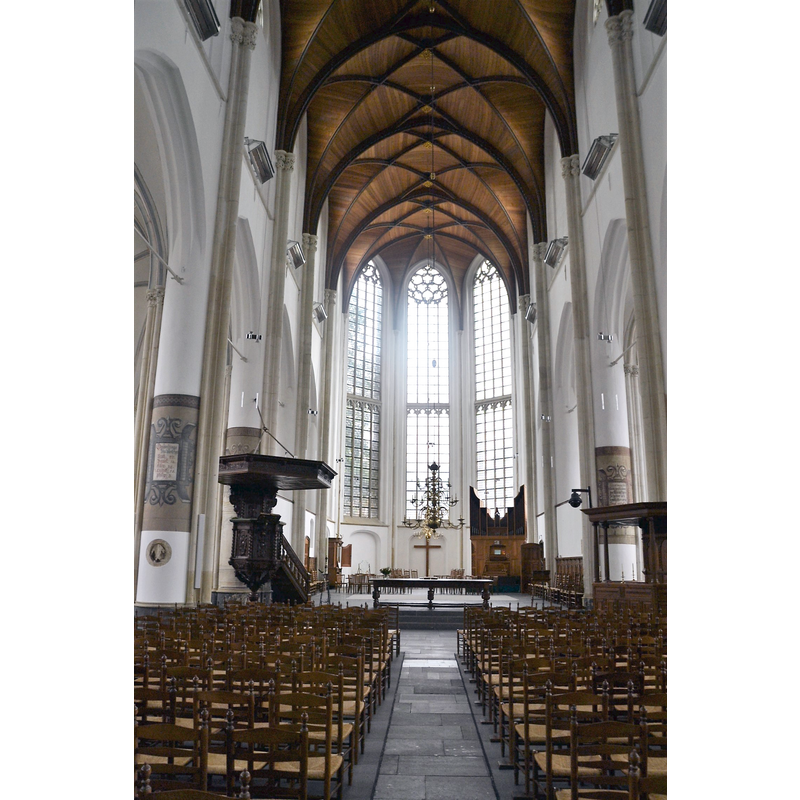Source caption: "Interieur Martinikerk Doesburg, richting het koor. Preekstoel en twee orgels."