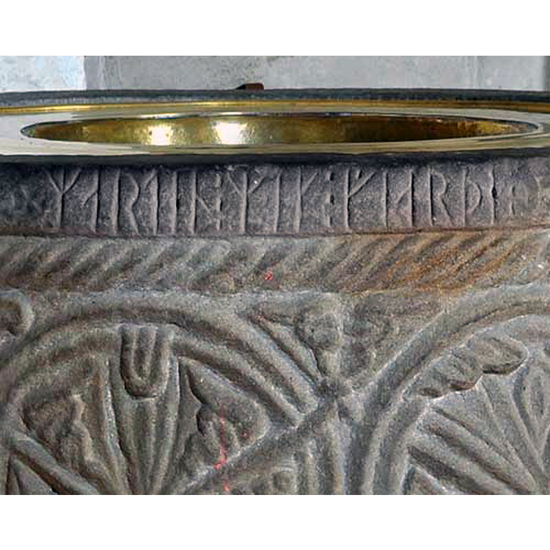 Runic inscription identifying the maker