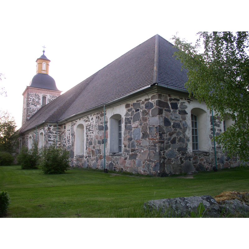 Source caption: "Tammela church [...] The eastern part of the church was build c. 1530-1550 (narrow part in the foreground), western part and the tower in 1780s (completed in 1785)."