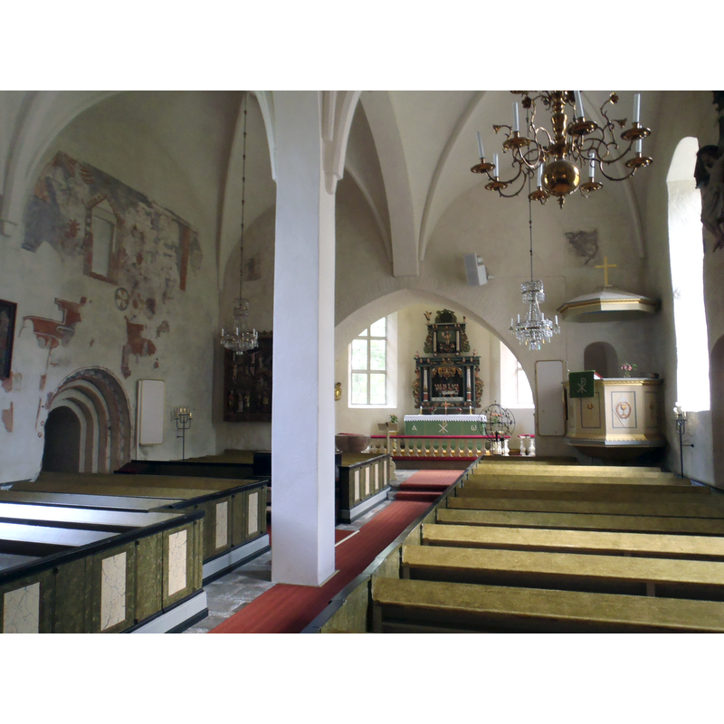notice the mural paintings on the north wall, by the sacristy doorway; the font is partially visible on the left [north] side of the chancel arch