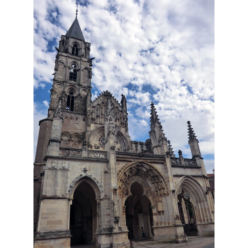 the Gothic church that replaced the original 11thC church destroyed by the Protestants in the 16thC