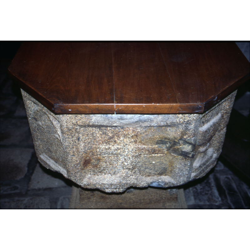 seen here on the left narrow side of the basin