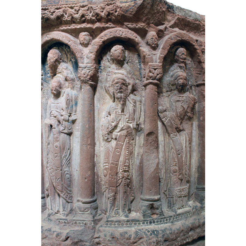 between Jonah (left) and Amos (right)