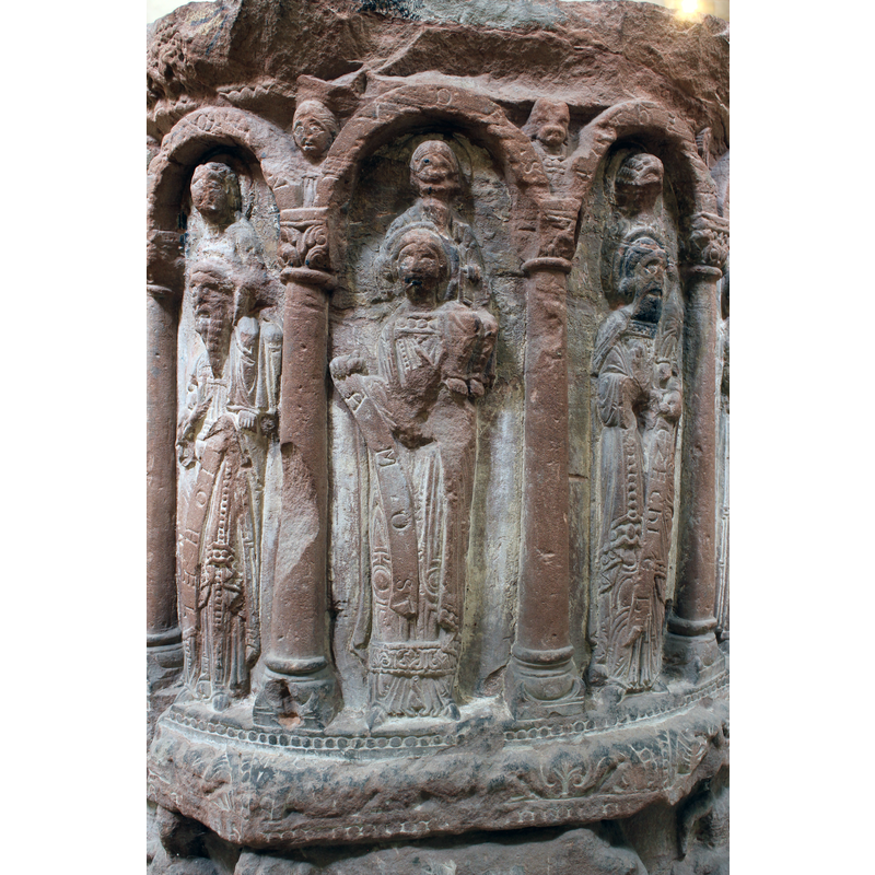 between Joel (left) and Ezechiel (right; carrying Judas on his shoulder