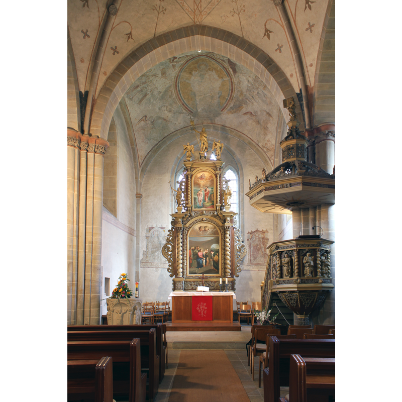 the font is partially visible at the back (east), left (north) side