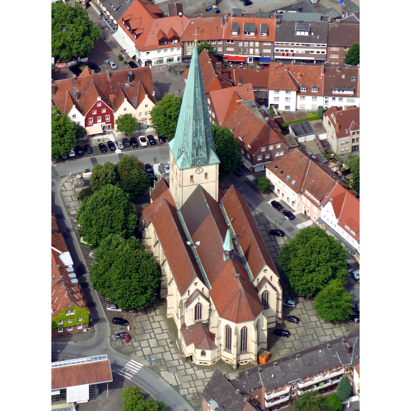 Source caption: "St. Remigius in Borken in Westfalen. Das Bild entstand während des Münsterland-Fotoflugs am 20. Juli 2014."