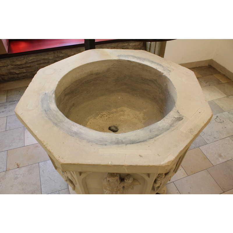 the drain hole is now plugged; the interior is unlined
