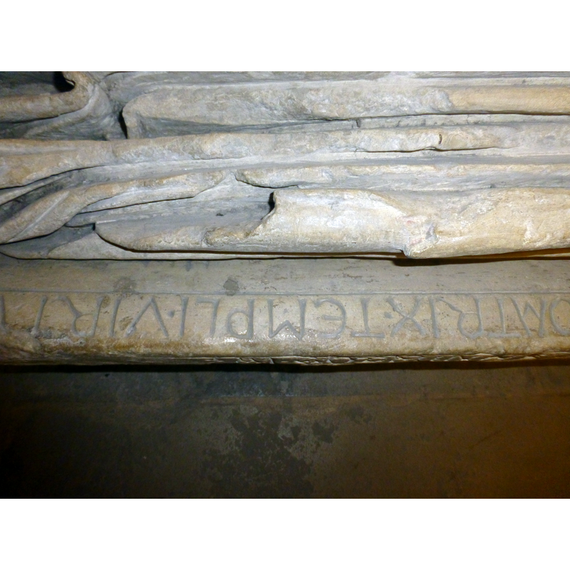 the 13thC (?) tomb of Geva, wife of 9thC Saxon lord Everward -- detail of the inscription on the side